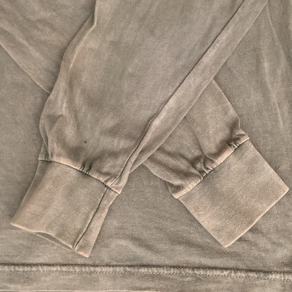 Levi’s Men’s or Unisex Army Green Long Sleeve Graphic T-Shirt - Picture 8 of 9